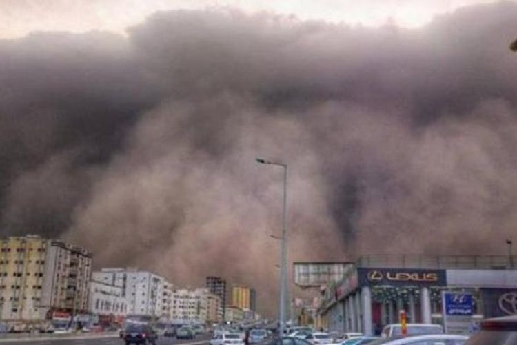 Badai pasir dasyat yang melanda Jeddah, Selasa (8/9/2015) sore.