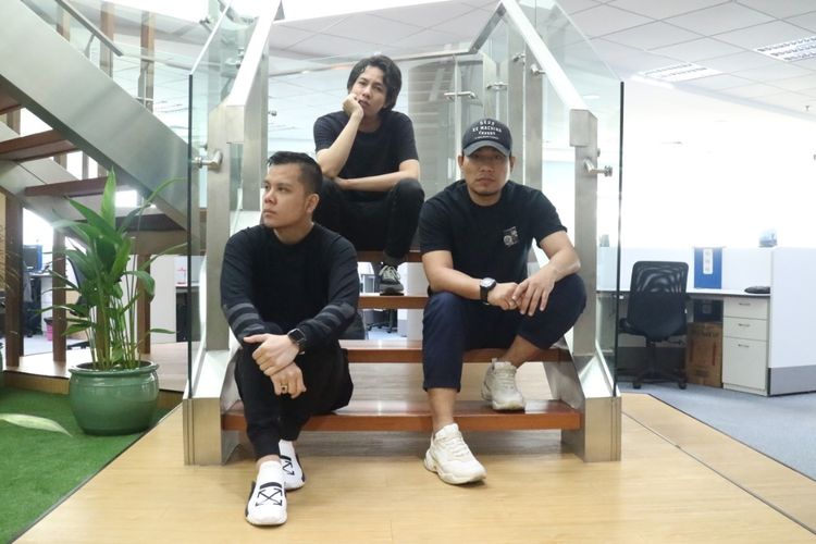 Band Armada saat berkunjung ke redaksi Kompas.com, di Menara Kompas, Palmerah Selatan, Jakarta Pusat, Rabu (27/11/2019).