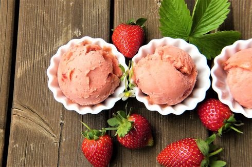 Resep Es Krim Yoghurt Stroberi untuk Lancarkan Pencernaan Usai Makan Daging
