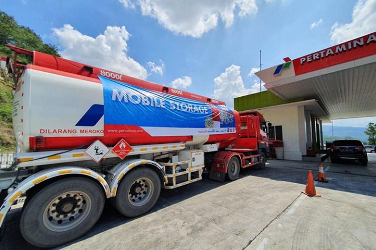 Mobile storage untuk persediaan BBM di SPBU Pertamina. 