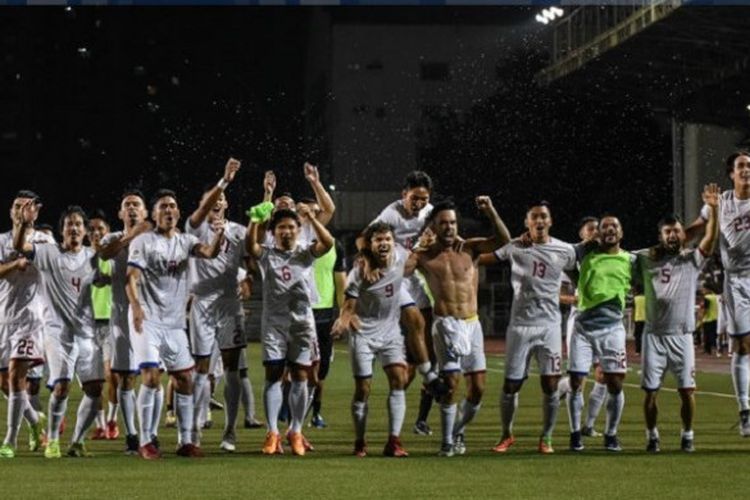 Para pemain timnas Filipina merayakan keberhasilan mereka lolos ke putaran final Piala Asia 2019.