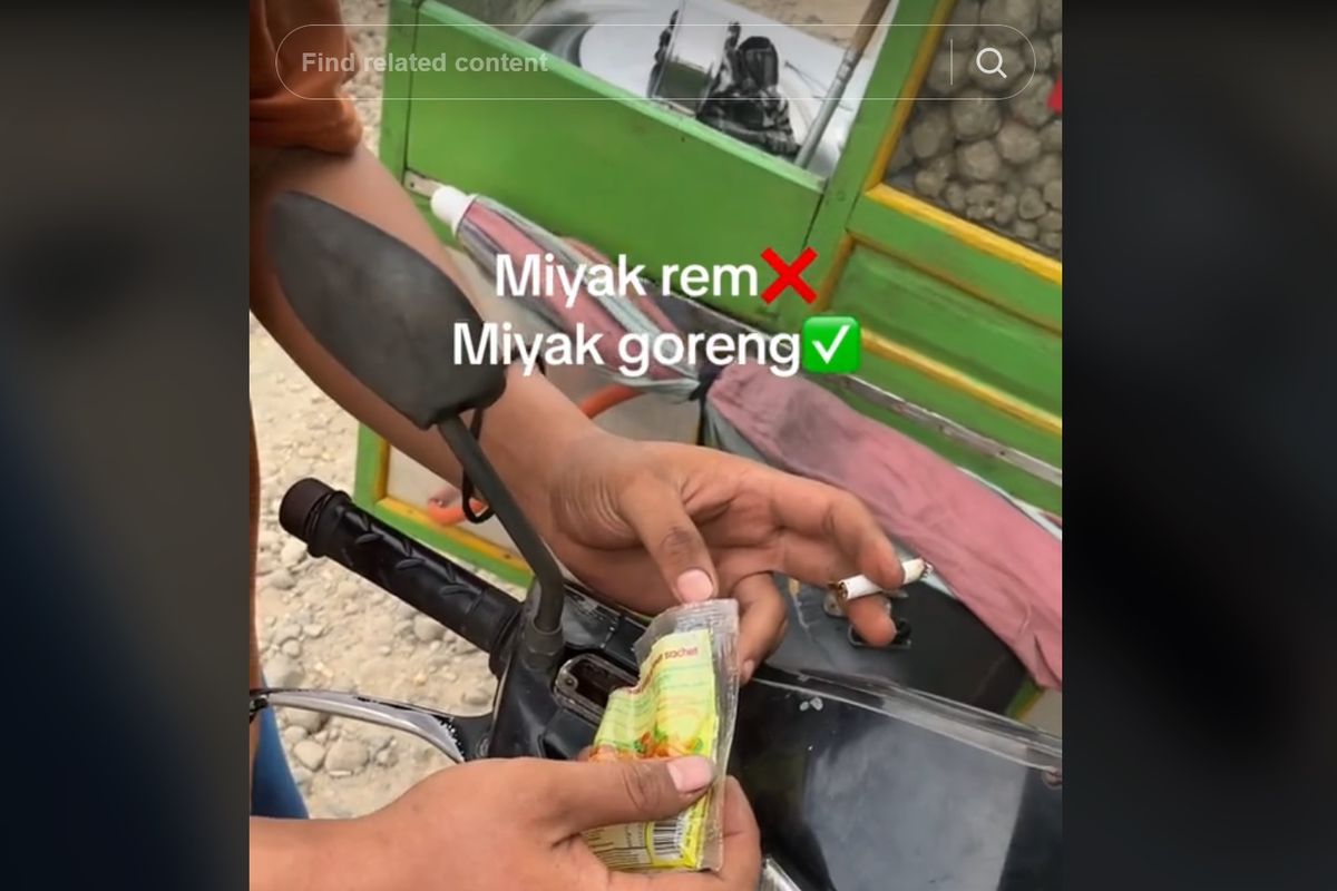 Video viral di dunia maya memperlihatkan seorang tukang bakso yang menggunakan minyak goreng sebagai cairan pengganti minyak rem sepeda motor miliknya.