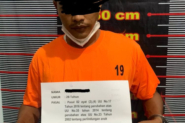 JP (27) guru honorer di Langkat ditangkap karena cabuli 10 siswinya Senin (9/10/2023) 