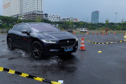 Kencan Singkat dengan Jaguar I-Pace, Sensasi Nyetir SUV Listrik