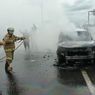 Mobil Ertiga Hangus Terbakar di Jalan Tol Wiyoto Wiyono