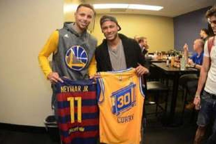 Neymar (kanan) dan Stephen Curry