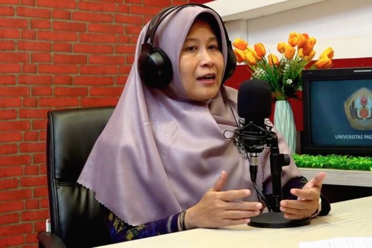 Pakar kesehatan dari Universitas Padjadjaran (Unpad), Restuning Widiasih, dalam podcast Hasil Riset dan Diseminasi (HaRD Talk) Universitas Padjadjaran pada saluran berbagi video milik Unpad.
