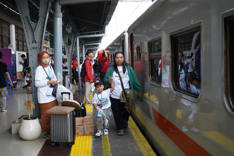 Pendaftaran Mudik Aman Sampai Tujuan BUMN 2025 dibuka mulai tanggal 14-18 Maret 2025 hanya melaui aplikasi PLN Mobile. Kali ini, PLN menyediakan total kuota sebanyak lebih dari 11.000 kursi gratis untuk pemudik.