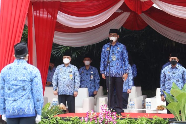 Menteri Pertanian (Mentan) Syahrul Yasin Limpo (SYL)  saat menjadi pembina upacara peringatan Hari Pahlawan Nasional, di Kantor Pusat Kementerian Pertanian (Kementan), Ragunan, Jakarta Selatan (Jaksel), Rabu.
