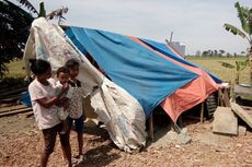 Rumahnya Hancur karena Bencana, Satu Keluarga Hidup Menderita di Tenda
