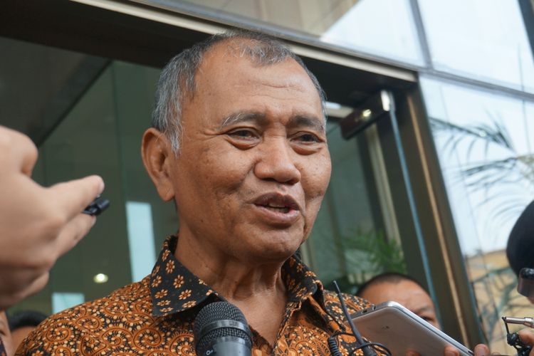 Ketua KPK Agus Rahardjo saat diwawancarai awak media di Gedung Merah Putih KPK, Senin (4/11/2019).