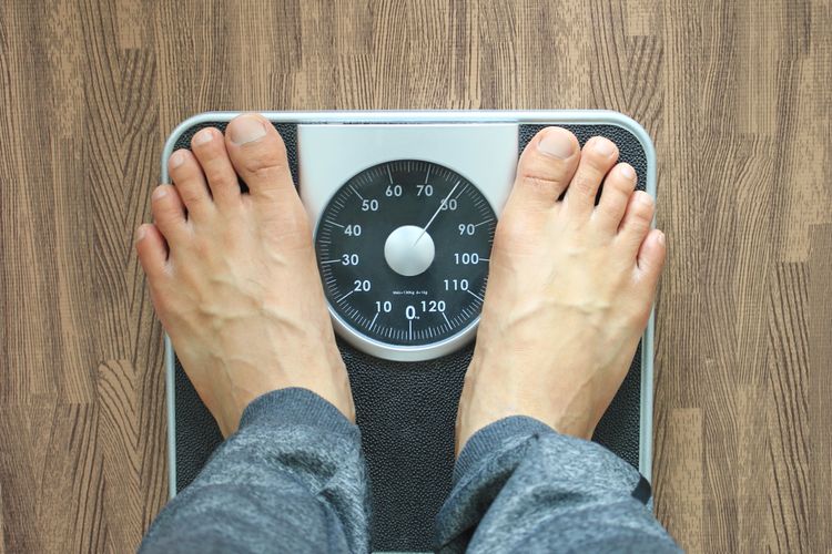 Kenaikan berat badan yang tiba-tiba bisa menjadi salah satu gejala tentang apa yang dirasakan penderita kanker hati. 