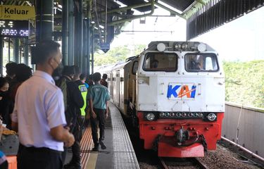 Ilustrasi cara pesan tiket kereta api di aplikasi KAI Access.
