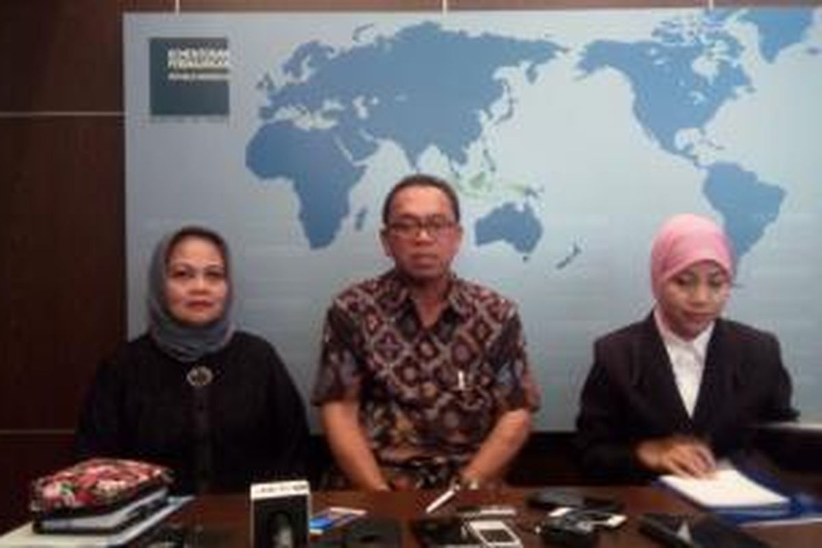 Inspektur Jenderal Kementerian Perdagangan, Karyanto Suprih memberikan pernyataan resmi dari Kemendag perihal penggeledahan di ruang Direktur Jenderal Perdagangan Luar Negeri, Partogi Pangaribuan, Jakarta, Rabu (29/7/2015).