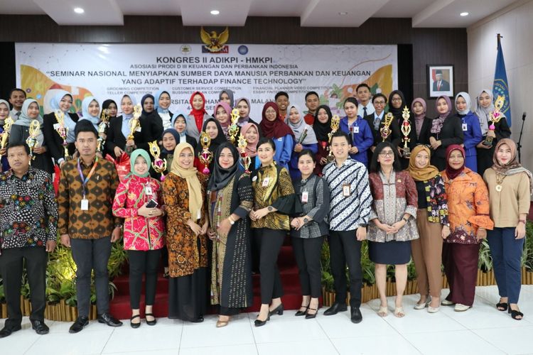 Pemilihan kepengurusan baru ADIKPI dan penandatanganan MOU. Pada pergantian pengurus tersebut terpilih Dede Suryanto, Ketua Program Studi Adm. Keuangan dan Perbankan Vokasi UI sebagai Ketua Umum ADIKPI periode 2019-2021.