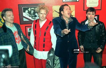 45 Tahun Berlalu, Sex Pistols Jelaskan tentang Lagu God Save The ...