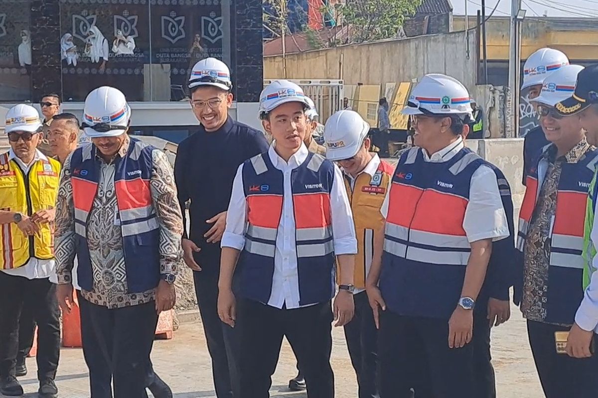 Di Solo, Gibran Juga Tinjau Proyek Rel Layang dan Underpass Simpang Joglo