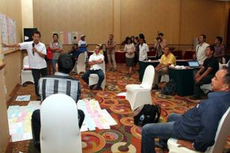 Berbagai stakeholder sedang mengikuti Workshop Penyusunan Profil Ekosistem Wallacea yang dilaksanakan oleh Tim Biodiversity CEPF-Wallacea di Manado.