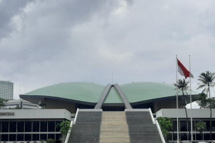 Ilustrasi Gedung DPR/MPR, Jakarta. Tidak ada pembatasan masa jabatan anggota legislatif.