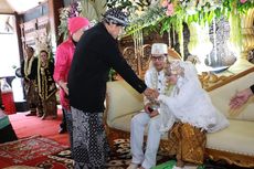 50 Pasangan Ikuti Nikah Massal HUT Kota Ungaran, Pengantin Tertua Usia 74 Tahun