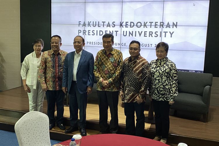 Konferensi pers pembukaan Fakultas Kedokteran PresUniv di Jakarta (31/8/2023).
