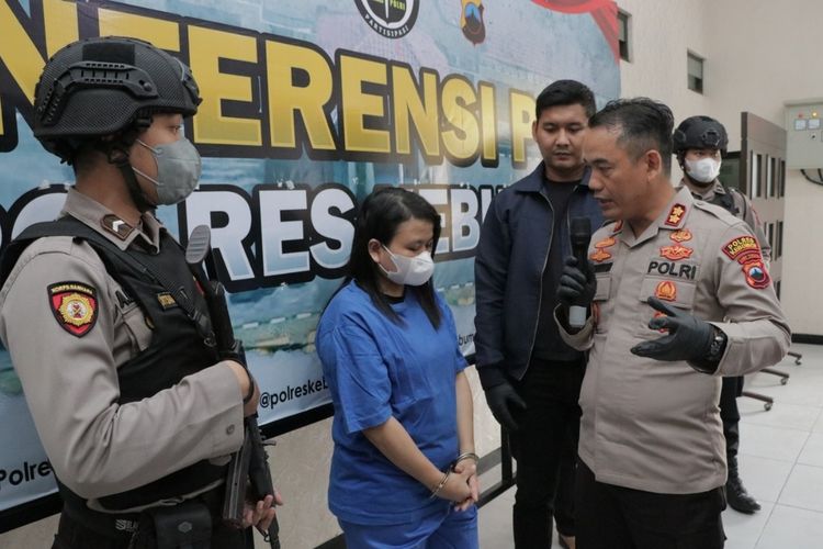 Mantan TKW asal Kebumen, Jawa Tengah, berinisial FT (36) ditahan akibat kasus investasi bodong.