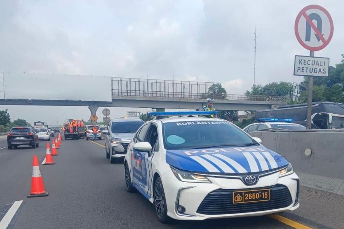 Contraflow di Tol Jakarta-Cikampek Dihentikan, Lalu Lintas Kembali Normal