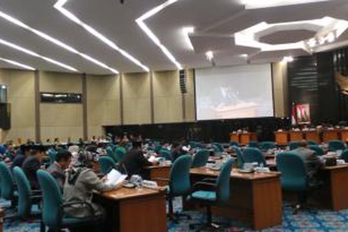 Rapat paripurna DPRD DKI atas jawaban Gubernur DKI terhadap pemandangan fraksi DPRD atas nota keuangan dan RAPBD 2016, di gedung DPRD DKI, Sabtu (19/12/2015).