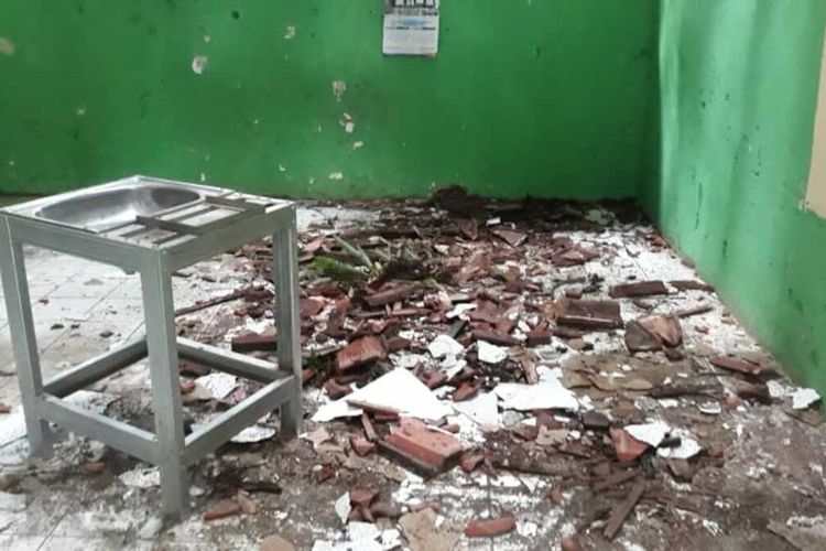 Kondisi bangunan SD Negeri 3 Sadahayu, Kecamatan Majenang, Kabupaten Cilacap, Jawa Tengah, memprihatinkan.