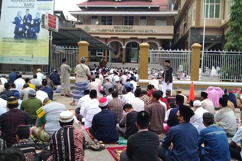 Ribuan Warga Muhammadiyah Baubau Laksanakan Shalat Idul Adha di Pelataran UMB