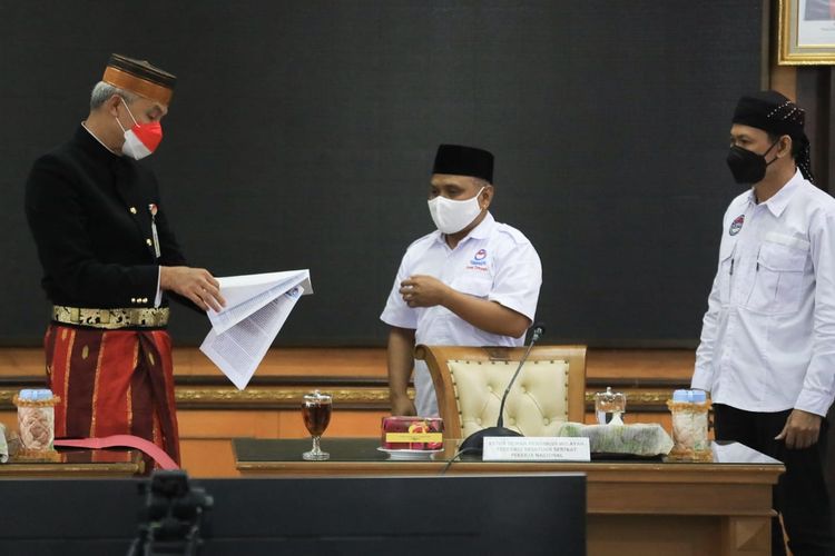 Gubernur Jawa Tengah Ganjar Pranowo ajak berdiskusi serikat buruh di kantornya, Kamis (25/11/2021)