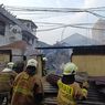 7 Bangunan Ludes Terbakar di Pulogadung, Diduga karena Kebocoran Gas