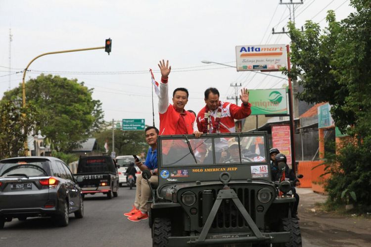 Menteri Pemuda dan Olahraga Imam Nahrawi mengikuti konvoi penyambutan atlet Indonesia yang baru saja berlaga pada ASEAN Para Games 2017, Minggu (24/9/2017).