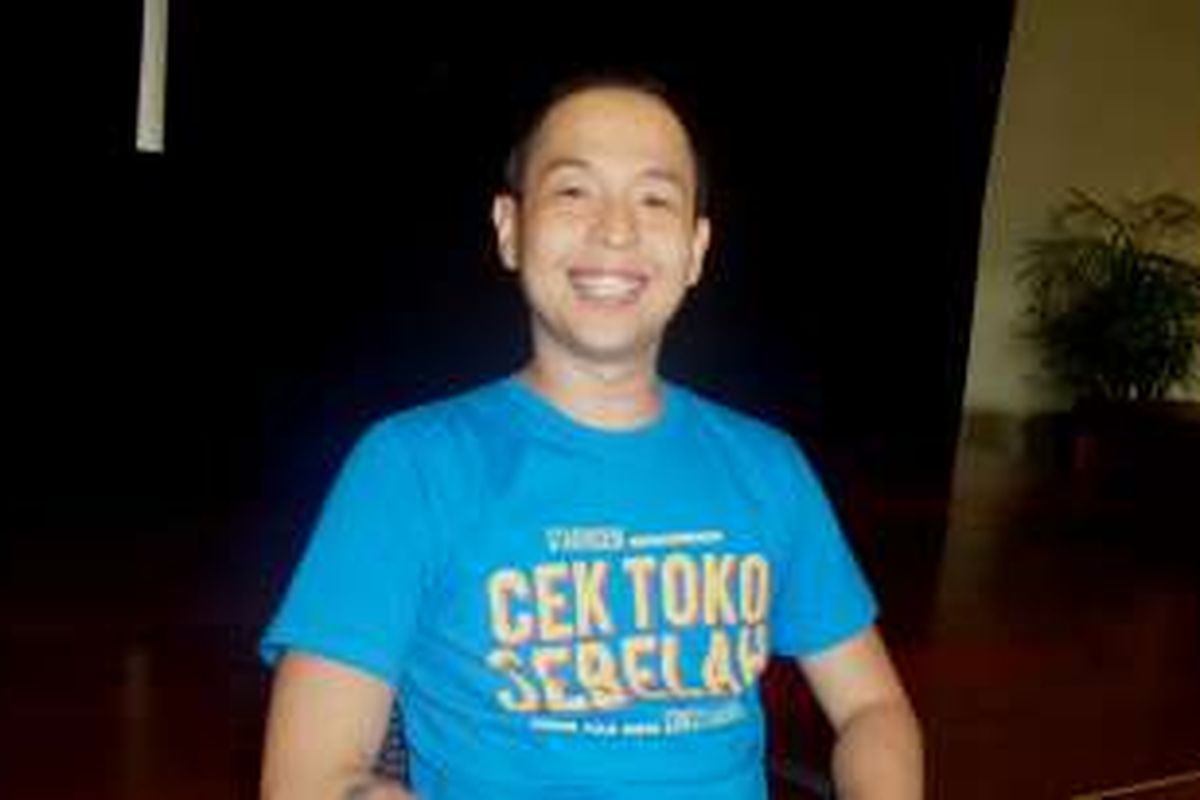 Ernest Prakasa dalam acara menonton bareng film Cek Toko Sebelah di Mega Bekasi XXI, Jawa Barat, pada Minggu (1/1/2017) sore.