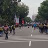 Pengemudi Ojol Gelar Demo Tolak ERP di Balai Kota, Jalan Medan Merdeka Selatan Macet