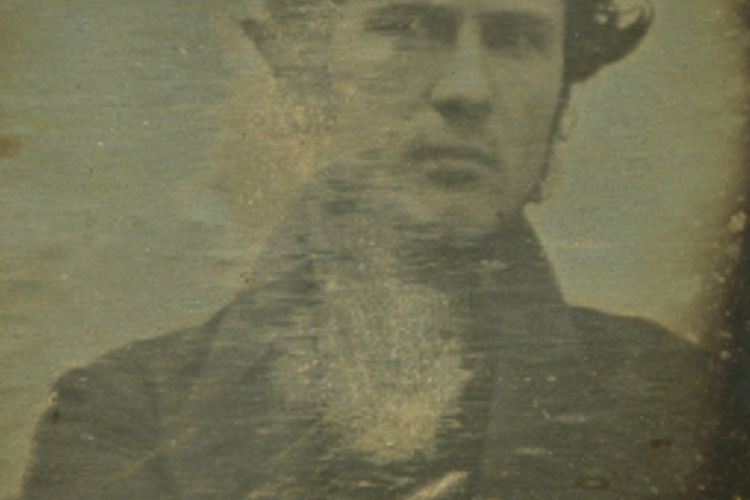 Selfie pertama yang dilakukan di AS adalah foto Robert Cornelius, fotografer asal Philadelphia.