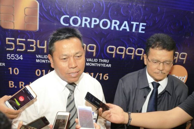 Kepala Kanwil BRI Medan Presley Hutabarat menjelaskan soal kartu kredit BRI Corporate Card untuk seluruh satker kementerian dan lembaga negara di Medan, Senin (30/1/2018)