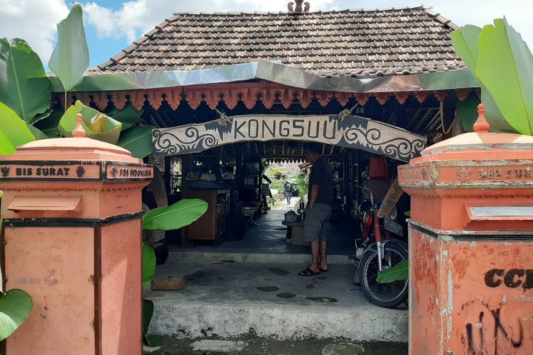 Warung Kongsuu milik Prianggono di Desa Widodomartani, Kecamatan Ngemplak sebagai usaha untuk menghidupi panti asuhan.