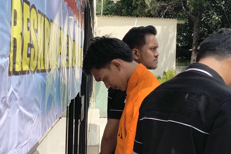 Polsek Pondok Gede berhasil menangkap pencuri brankas di rumah kosong Jalan Cemara III B 12, No 4 komplek BDN RT 09/08 Kelurahan Jatiwaringin, Kecamatan Pondok Gede, Kota Bekasi. Peristiwa terjadi pada 22 November 2023 lalu.