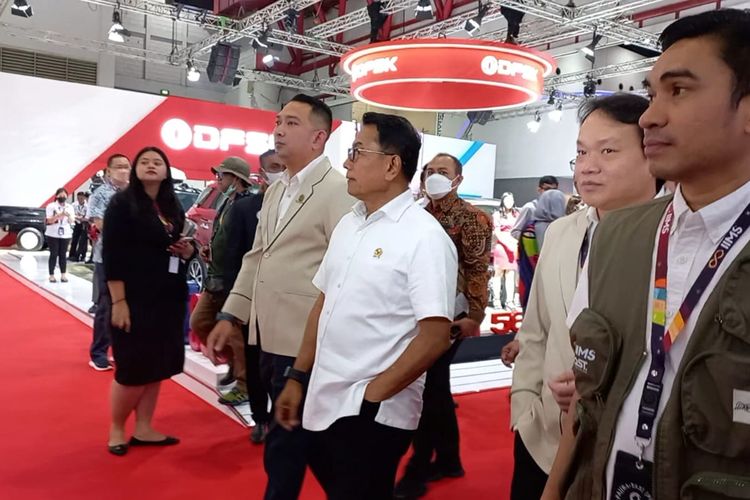 Moeldoko berkunjung ke Indonesia International Motor Show (IIMS) 2023