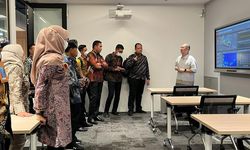 Bersama 16 Kepala Daerah Lainnya, Bupati Ipuk Ikuti Digital Leadership Academy di Singapura