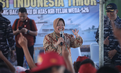 Mensos Risma Launching Perpustakaan Digital Pertama di Kapal Perang Indonesia