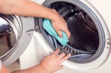 Cara Membersihkan Mesin Cuci yang Kotor, Berbau, dan Berjamur