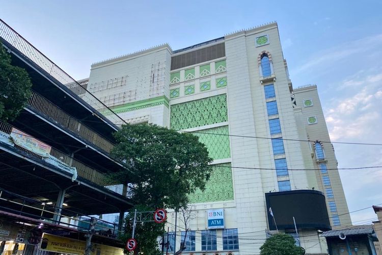 Gedung Blok B Pasar Tanah Abang di jakarta Pusat. 