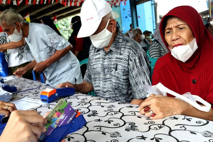 Pemprov DKI Jakarta disebut terus berkomitmen menurunkan angka kemiskinan di Jakarta.