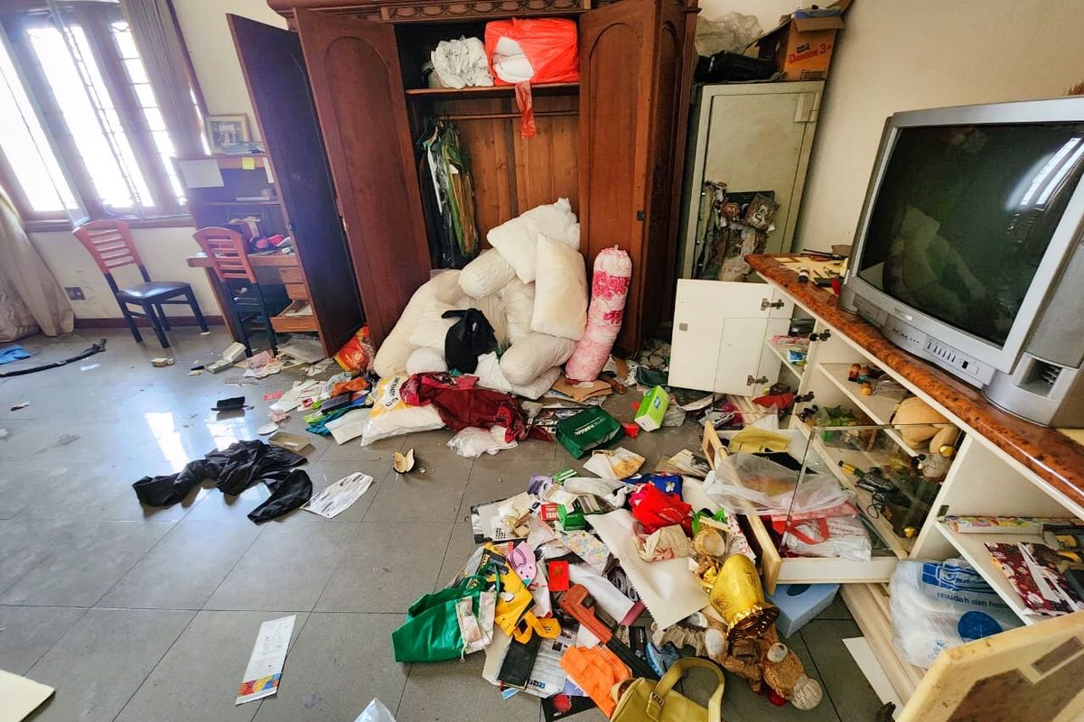 Salah satu ruangan di rumah mewah Surabaya usai dibobol 