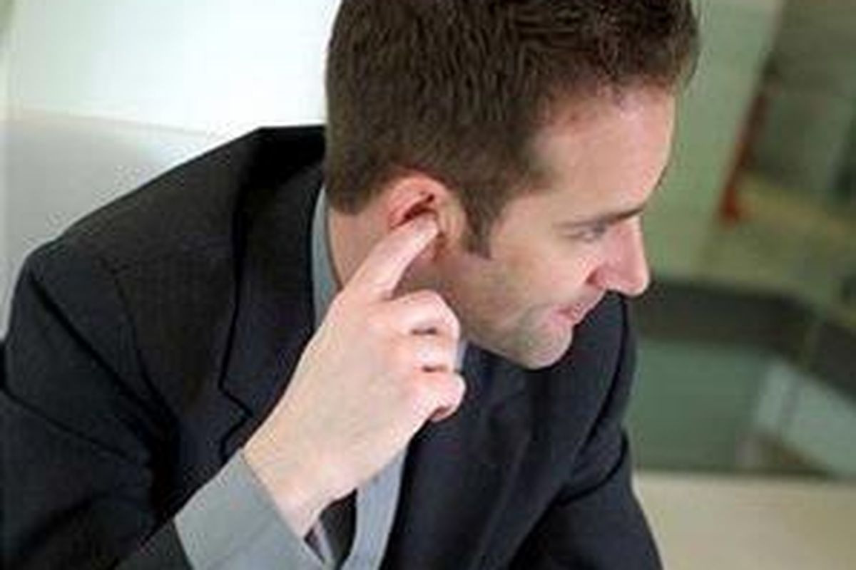 Untuk menghindarkan diri dari ketulian, rawatlah pendengaran Anda sebaik-baiknya.