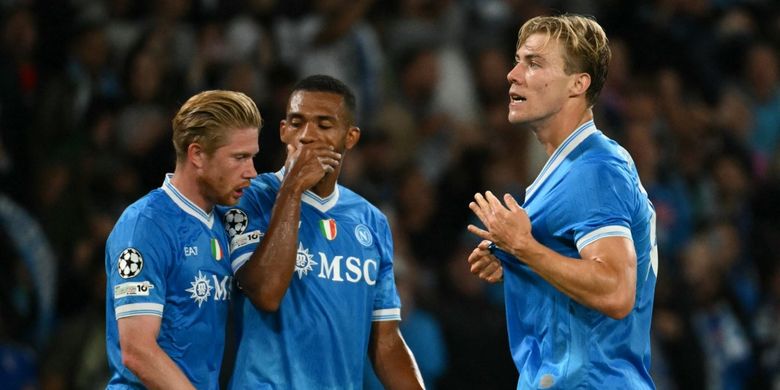 Rasmus Hojlund menjadi pahlawan bagi Napoli setelah mencetak dua gol dalam kemenangan 2-1 atas Sporting Lisbon pada laga fase grup Liga Champions di Stadion Diego Armando Maradona, Rabu (1/10/2025) atau Kamis dini hari WIB.