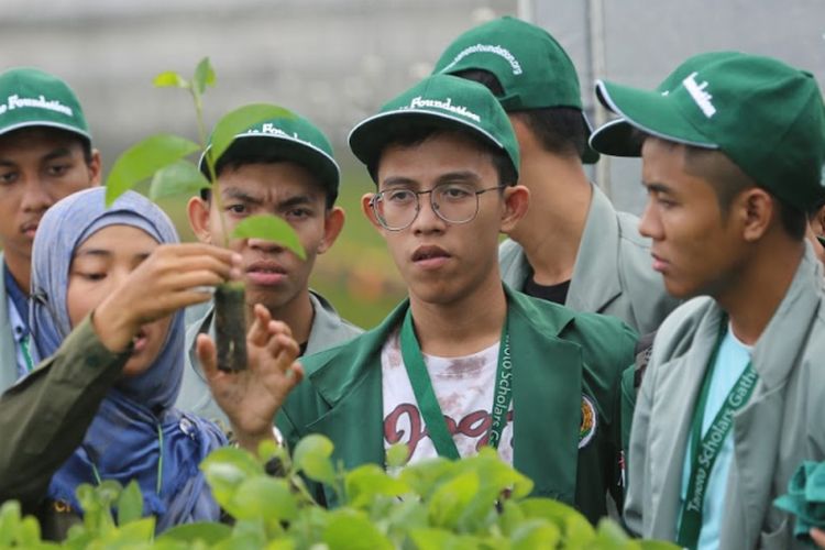 Penerima beasiswa Tanoto Foundation