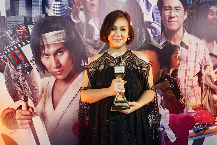 Artis peran Sissy Priscillia di Indonesian Box Office Movie Awards (IBOMA) 2019 di Emtek City, Daan Mogot, Jakarta Barat, Kamis (5/4/2019) malam. 